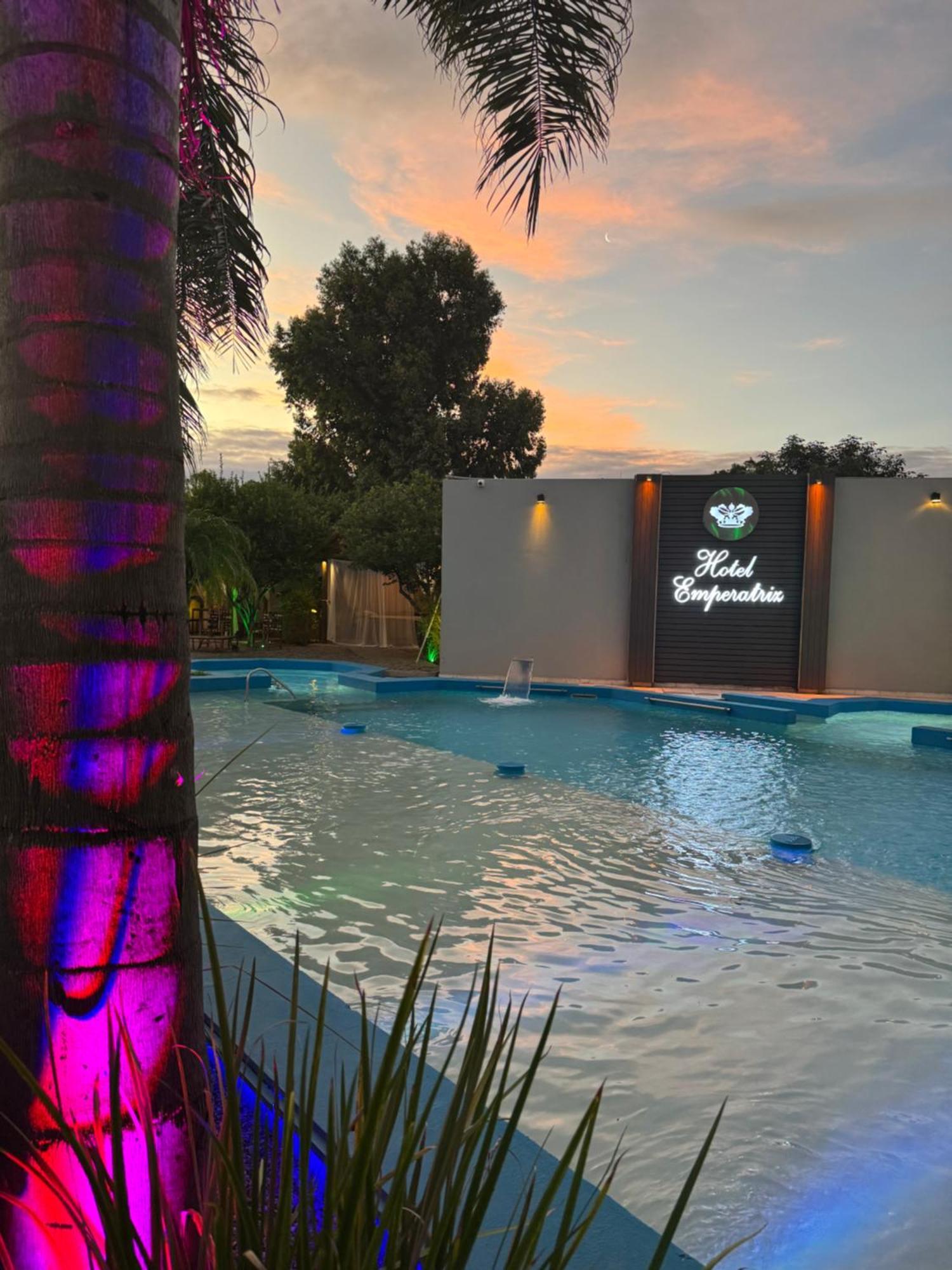 Hotel Termal Emperatriz Termas de Río Hondo Exterior foto